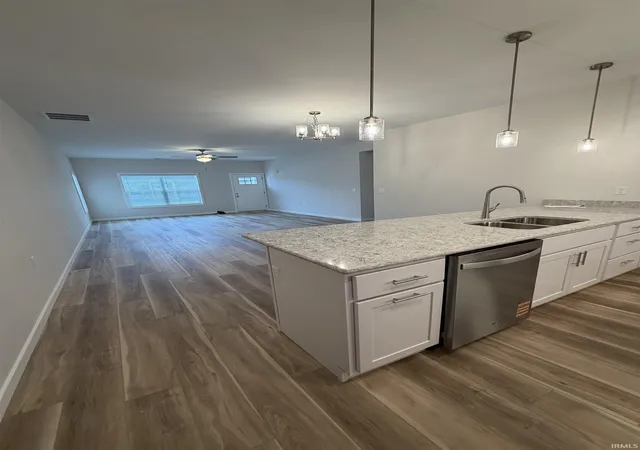 3rd image of 6703 Palm Dr, Evansville, IN 47715 | MLS# 202615248