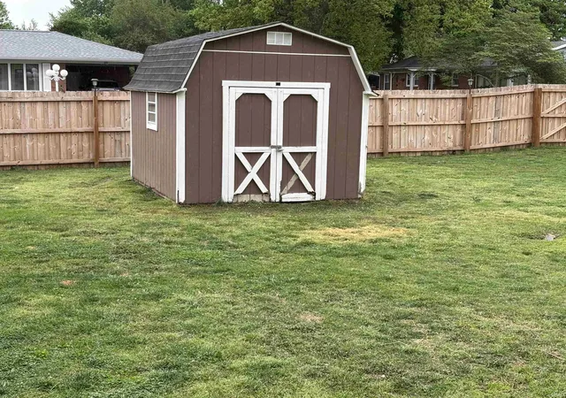30th image of 225 N Birch Dr, Grandview, IN 47615 | MLS# 202615293