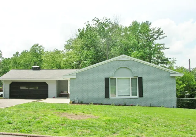Homes for sale in Evansville, IN | 2228 Heritage Ave, Evansville, IN 47711 | MLS# 202615389