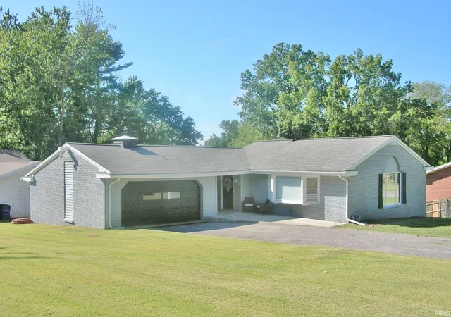 Homes for sale in Evansville, IN | 2228 Heritage Ave, Evansville, IN 47711 | MLS# 202615389