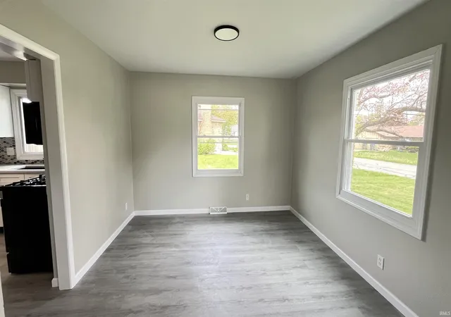 5th image of 1655 Brookwood Dr Dr, Elkhart, IN 46514 | MLS# 202615391