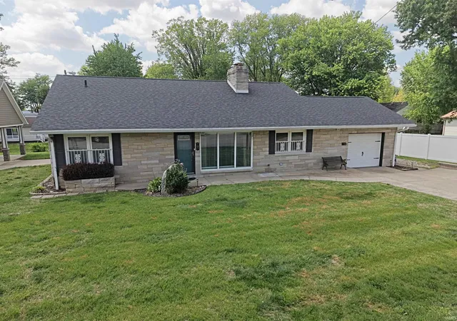 Manufactured home for sale at 707 N Line St, Loogootee, IN 47553 | MLS# 202615464