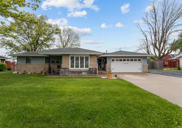 Homes for sale in Kokomo, IN | 936 E Center Rd, Kokomo, IN 46902 | MLS# 202615550