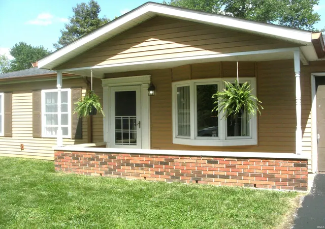 Homes for sale in Bloomington, IN | 3502 N Kingsley Dr, Bloomington, IN 47404 | MLS# 202615598