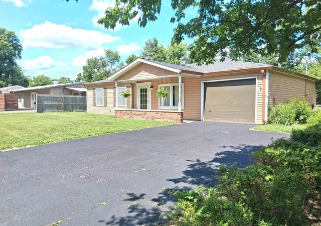 Homes for sale in Bloomington, IN | 3502 N Kingsley Dr, Bloomington, IN 47404 | MLS# 202615598