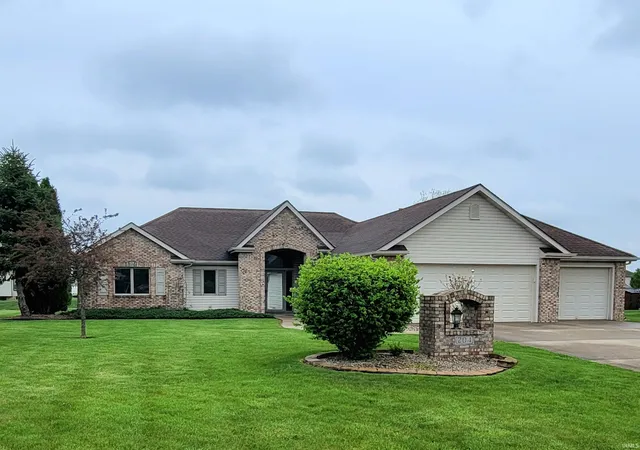 1st image of 204 Steeplechase Dr, Auburn, IN 46706 | MLS# 202615614