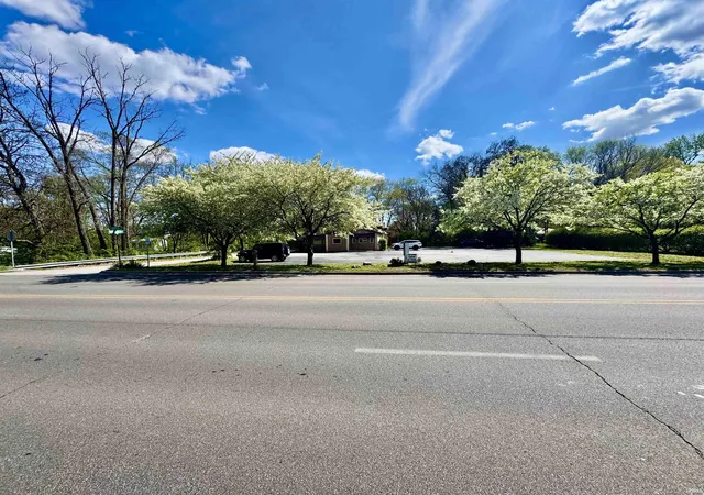 2nd image of 1227 E Bristol St, Elkhart, IN 46514 | MLS# 202615696
