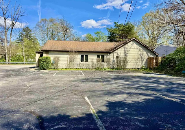 3rd image of 1227 E Bristol St, Elkhart, IN 46514 | MLS# 202615696
