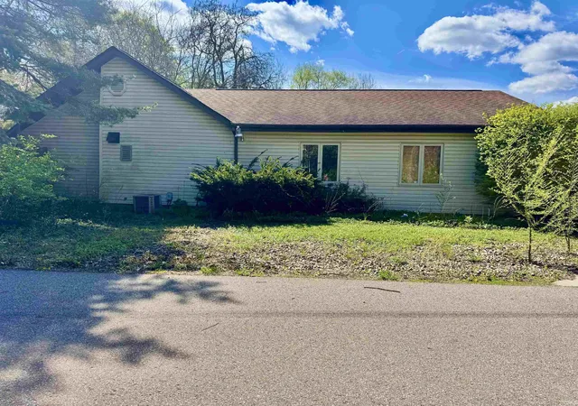 4th image of 1227 E Bristol St, Elkhart, IN 46514 | MLS# 202615696