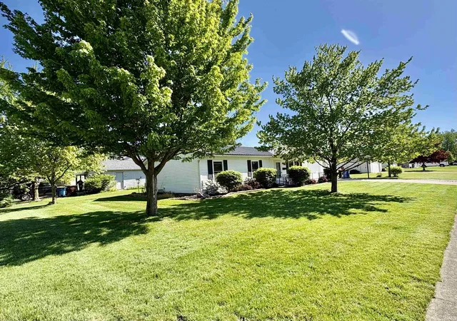 Homes for sale in Bluffton, IN | 1323 Sunnyglenn Ct, Bluffton, IN 46714 | MLS# 202615722