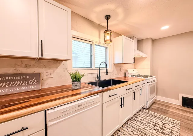 1st image of 4025 Tacoma Ave, Fort Wayne, IN 46807 | MLS# 202615862