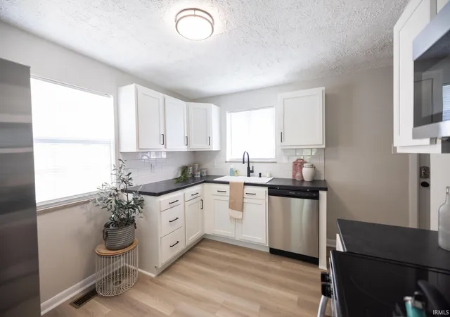 Photo 4 of Manufactured home for sale at 2440 Brown St, Anderson, IN 46016 | MLS# 202616048 | Listing updated on 2026-09-18