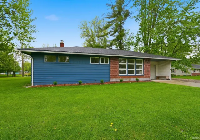 Photo 2 of Manufactured home for sale at 2720 Mckinnie Ave, Fort Wayne, IN 46806 | MLS# 202616203 | Listing updated on 2026-05-31