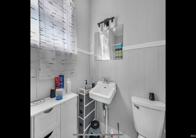 3rd image of 1654 O'Brien St St, South Bend, IN 46628 | MLS# 202616263