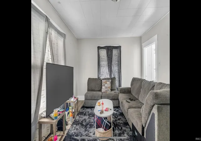 5th image of 1654 O'Brien St St, South Bend, IN 46628 | MLS# 202616263