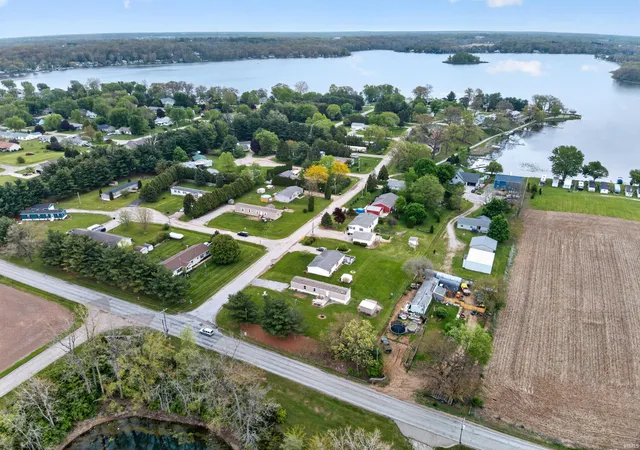 2nd image of 11 Ems D21 Ln, Syracuse, IN 46567 | MLS# 202616416