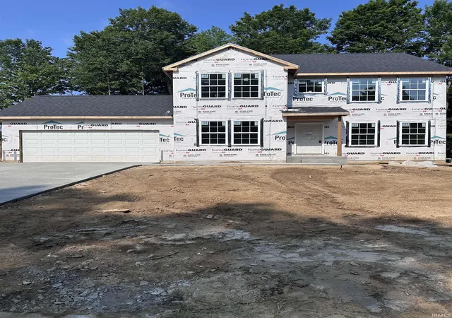 Photo 2 of Sale Pending at 903 Breezewood Dr, Lakeville, IN 46536 | MLS# 202616444 | Listing updated on 2026-09-16