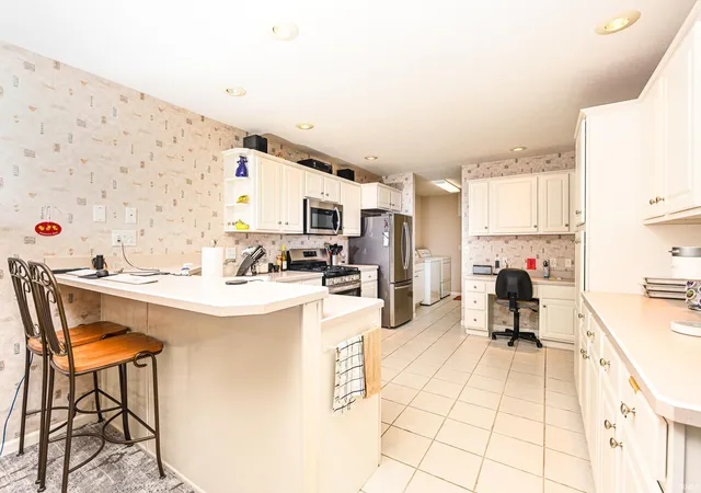 3rd image of 1642 Cobblestone Blvd, Elkhart, IN 46514 | MLS# 202616538