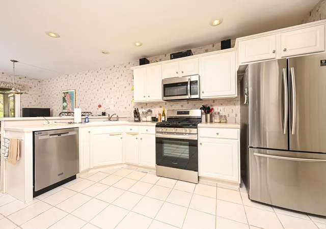4th image of 1642 Cobblestone Blvd, Elkhart, IN 46514 | MLS# 202616538