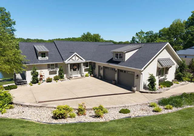 1st image of 464 W Prancer Dr N, Santa Claus, IN 47579 | MLS# 202616555
