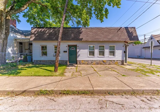 Homes for sale in Evansville, IN | 332 Madison Ave, Evansville, IN 47713 | MLS# 202616660