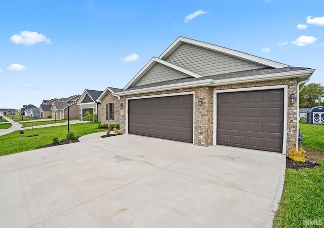 4th image of 909 Jennifer Dr, Ligonier, IN 46767 | MLS# 202616675