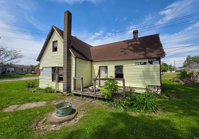 Photo 4 of Manufactured home for sale at 39 NW 4th Street, Linton, IN 47441 | MLS# 202616778 | Listing updated on 2026-05-11
