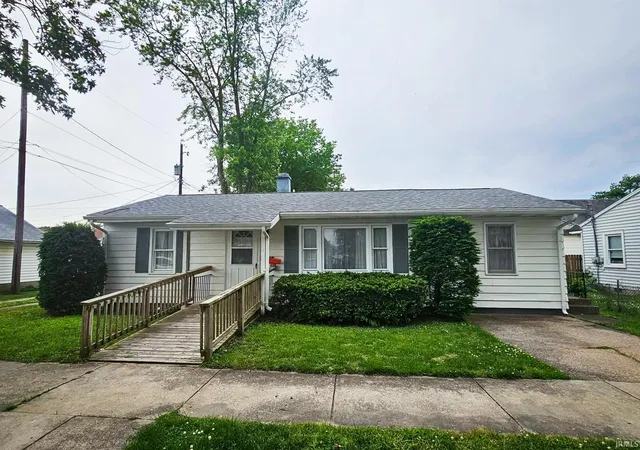 1st image of 1157 Mckinley Ave, Vincennes, IN 47591 | MLS# 202616820