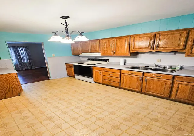 3rd image of 1157 Mckinley Ave, Vincennes, IN 47591 | MLS# 202616820