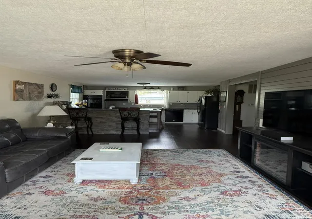 Photo 4 of Manufactured home for sale at 626 V St, Bedford, IN 47421 | MLS# 202616863 | Listing updated on 2026-08-18