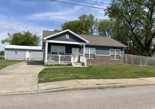Homes for sale in Evansville, IN | 200 Sweetser St, Evansville, IN 47713 | MLS# 202616911