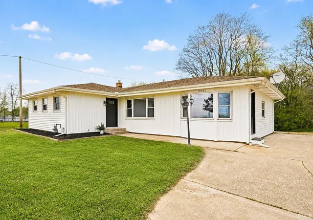 Homes for sale in Goshen, IN | 18105 Us Hwy 20, Goshen, IN 46528 | MLS# 202616950