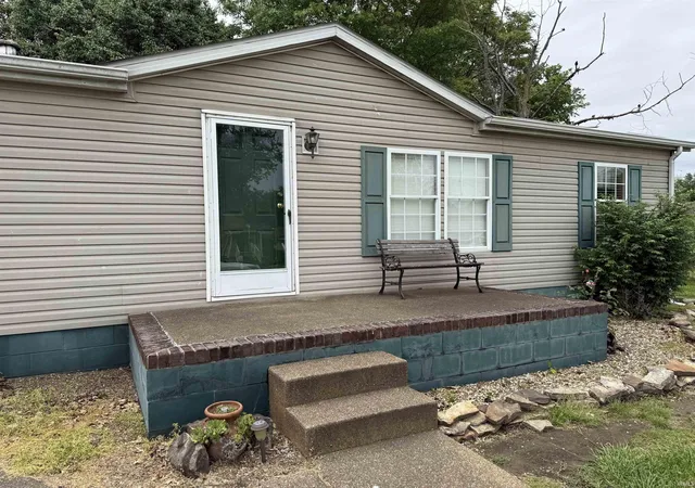 Homes for sale in Mount Vernon, IN | 1305 N Canal St, Mount Vernon, IN 47620 | MLS# 202616984
