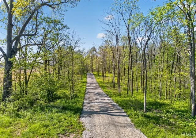 Photo 1 of Sale Pending at 3900 W Dupont Rd, Fort Wayne, IN 46818 | MLS# 202617186 | Listing updated on 2026-09-03