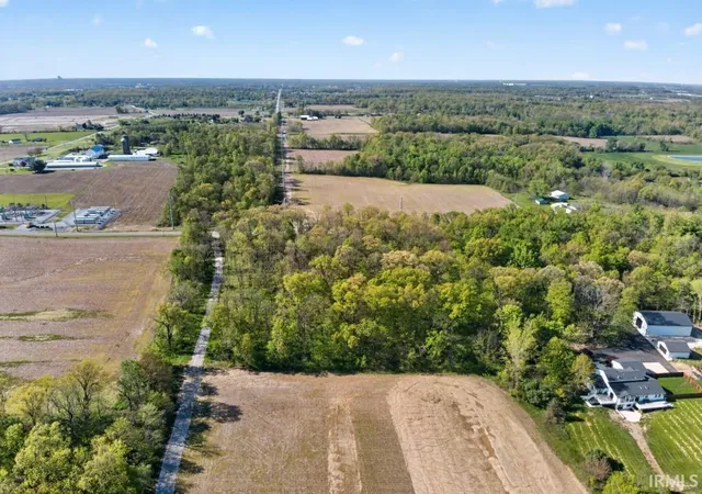 Photo 3 of Sale Pending at 3900 W Dupont Rd, Fort Wayne, IN 46818 | MLS# 202617186 | Listing updated on 2026-09-03