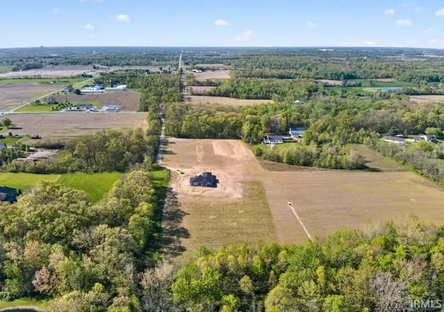 Photo 3 of Sale Pending at 3900 W Dupont Rd, Fort Wayne, IN 46818 | MLS# 202617186 | Listing updated on 2026-09-03