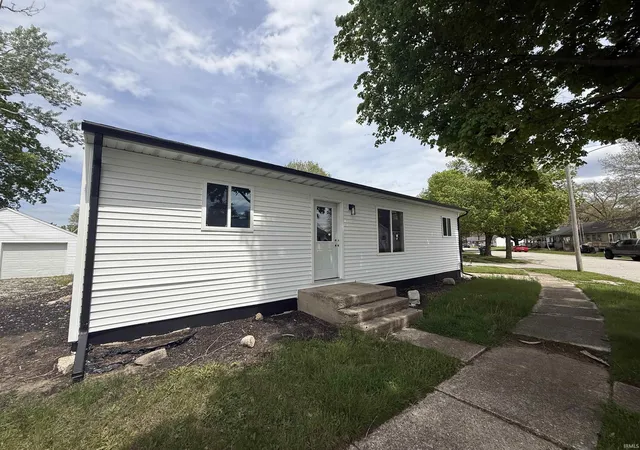 2nd image of 562 Roanoke Rd, Kingsford Heights, IN 46346 | MLS# 202617229