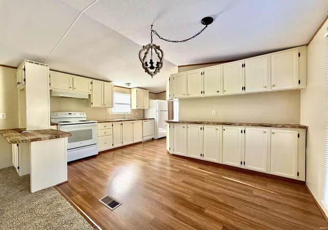 Photo 3 of Sale Pending at 805 Park Dr, Gentryville, IN 47537 | MLS# 202617233 | Listing updated on 2026-09-12