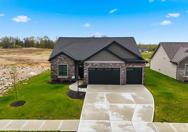 2nd image of 150 Wagon Wheel Dr, Warsaw, IN 46580 | MLS# 202617332