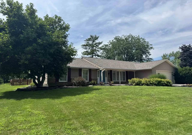 Photo 2 of Sale Pending at 4820 Oak Mast Trl, Fort Wayne, IN 46804 | MLS# 202617485 | Listing updated on 2026-08-28
