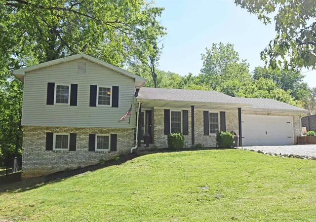Photo 1 of Manufactured home for sale at 2319 Sharon Pl, Evansville, IN 47725 | MLS# 202617618 | Listing updated on 2026-09-18