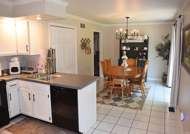 Photo 4 of Manufactured home for sale at 2319 Sharon Pl, Evansville, IN 47725 | MLS# 202617618 | Listing updated on 2026-09-18