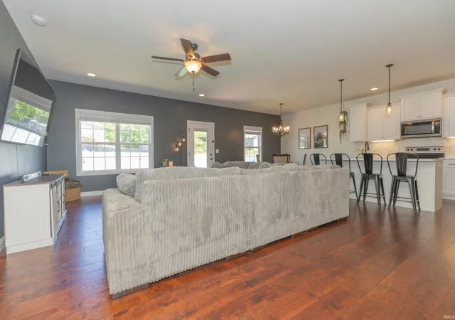Photo 5 of Sale Pending at 1415 Breezy Crk Dr, Evansville, IN 47720 | MLS# 202617725 | Listing updated on 2026-08-24