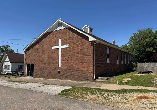 Photo 1 of Manufactured home for sale at 105 S 5th Street, Francisco, IN 47649 | MLS# 202617849 | Listing updated on 2026-10-07