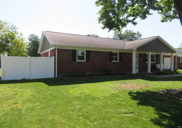Homes for sale in Evansville, IN | 1907 Shepherd Dr, Evansville, IN 47715 | MLS# 202617909