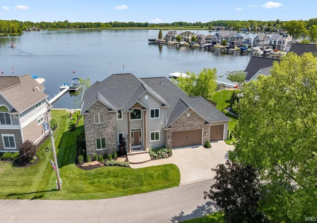 Photo 3 of Sale Pending at 11681 N Venetian Dr, Syracuse, IN 46567 | MLS# 202617917 | Listing updated on 2026-07-06