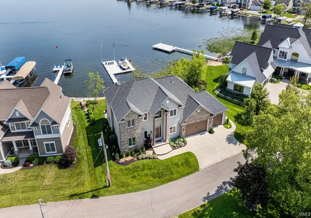 Photo 3 of Sale Pending at 11681 N Venetian Dr, Syracuse, IN 46567 | MLS# 202617917 | Listing updated on 2026-07-06