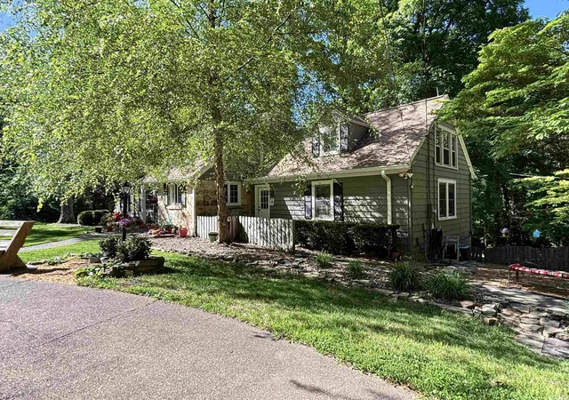 Photo 3 of Manufactured home for sale at 10306 Browning Rd, Evansville, IN 47725 | MLS# 202618118 | Listing updated on 2026-07-31