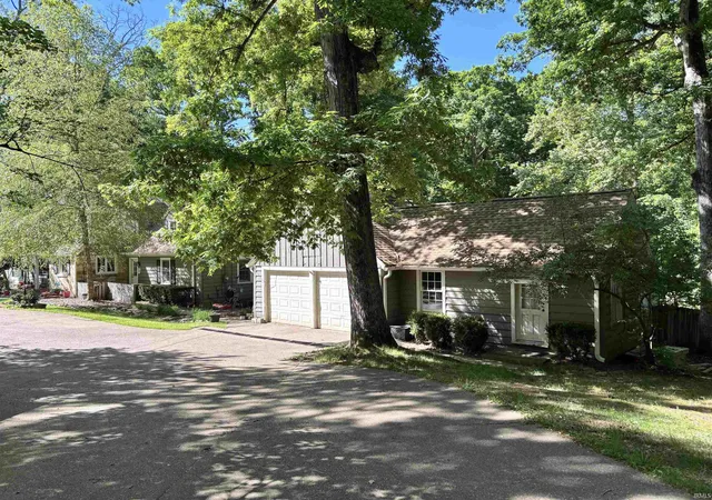 Photo 3 of Manufactured home for sale at 10306 Browning Rd, Evansville, IN 47725 | MLS# 202618118 | Listing updated on 2026-10-02