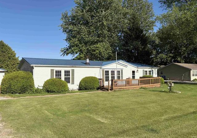 Photo 2 of Manufactured home for sale at 6079 N Lake Rd 67 E, Monticello, IN 47960 | MLS# 202618154 | Listing updated on 2026-05-17